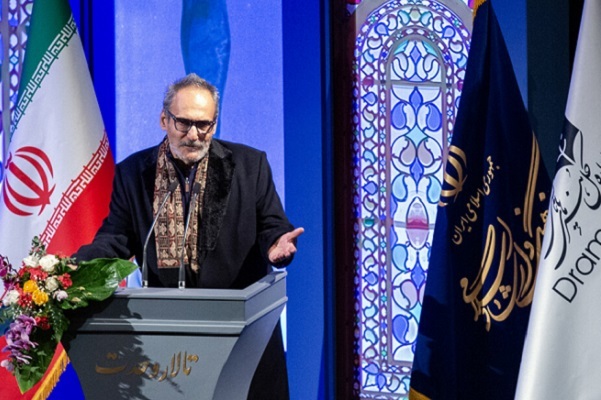 ارسالی// چهل‌ودومین جشنواره تئاتر فجر برگزیدگانش را شناخت/ کفه سنگین شهرستانی‌ها در کسب جوایز