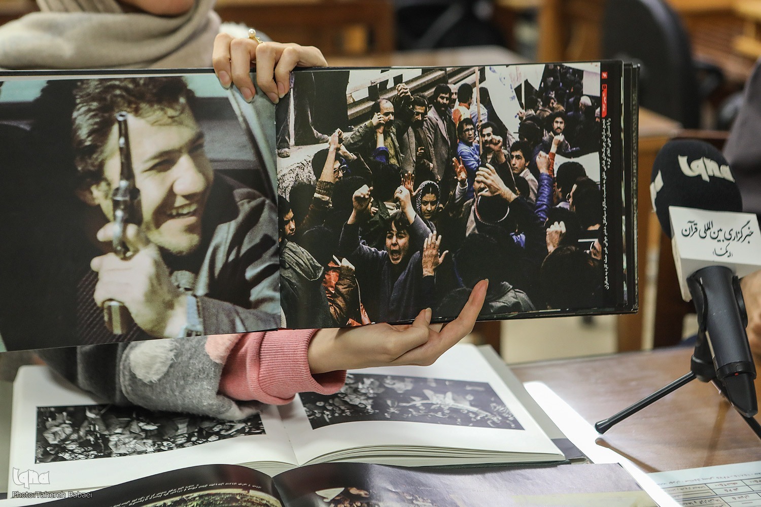 خروش خشم و جریان عاطفه در جان عکس‌های انقلاب مردم ایران + فیلم