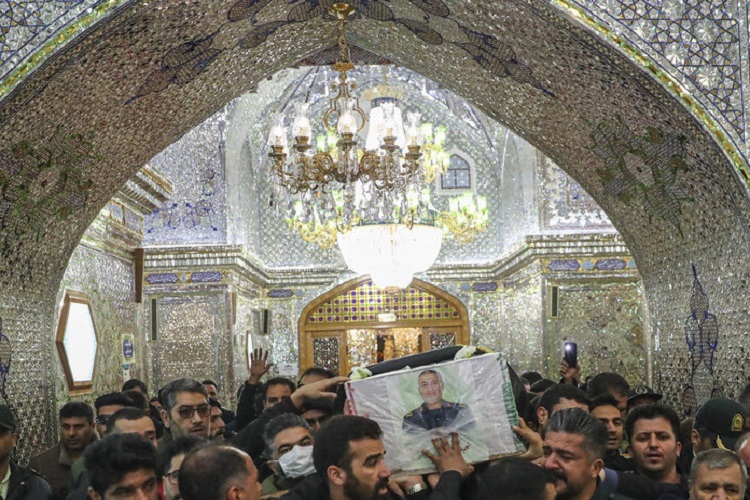 مراسم تشییع پیکر فرمانده یگان امداد شیراز، حرم شاهچراغ(ع)