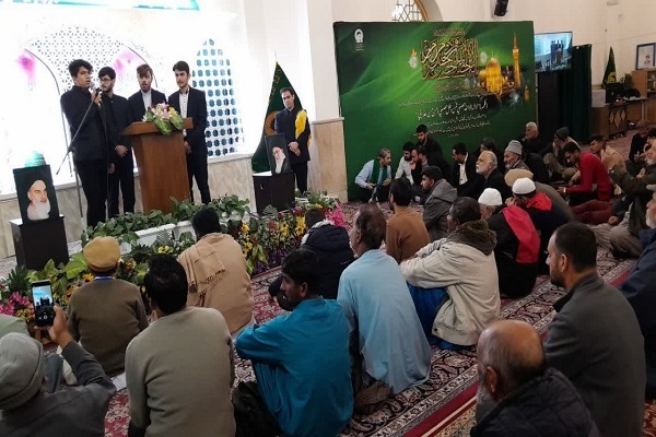 ویژه برنامه «نگین نبوت» با حضور زائران غیرایرانی برگزار شد