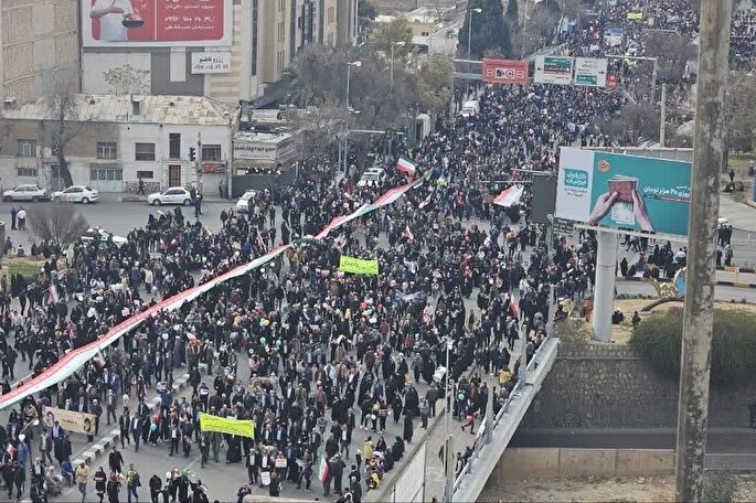 سنگ تمام مردم فارس در جشن ۴۵ سالگی انقلاب