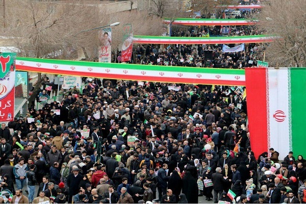 جشن ۴۵ سالگی انقلاب در سراسر استان کرمانشاه برگزار شد