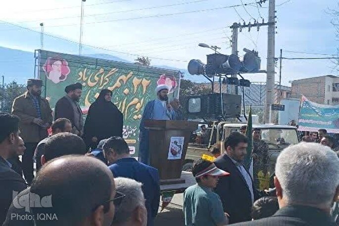 مردم رکن اصلی مقاومت و استقامت ایران اسلامی هستند