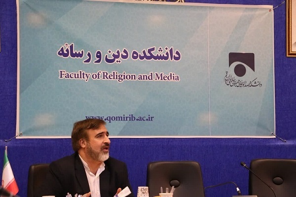 کمال اکبری، رئیس دانشکده دین و رسانه