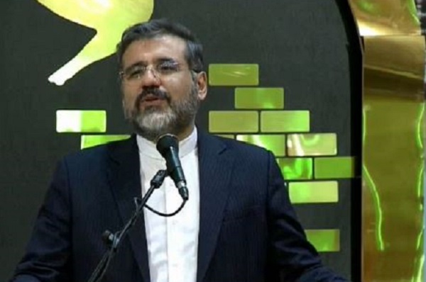 خدمات نویسندگان و شاعر ایرانی در گسترش تمدن اسلامی چشمگیر است