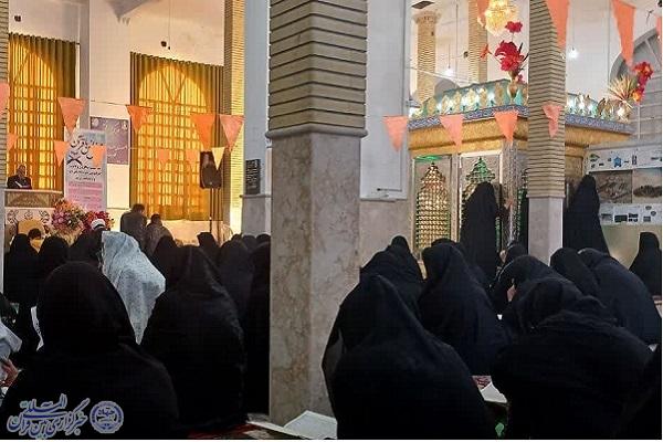 محفل انس با قرآن در آستان مقدس امامزاده مهدی(ع) هرسین برگزار شد