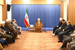 تجلیل از علمای دینی بزرگداشت دین است