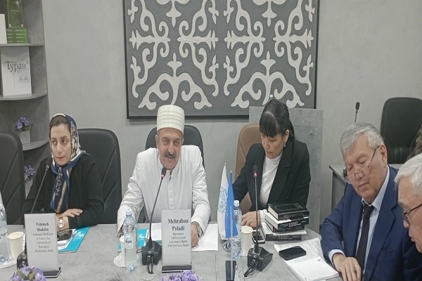 بررسی آموزه‌های دین زرتشت در نشست علمی آلماتی