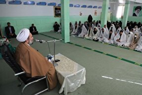 نشست پرسش و پاسخ دانش‌آموزان با امام‌ جمعه زاهدان برگزار شد