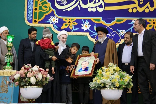 تجلیل از خانواده شهیدان مدافع حرم افغانستانی در قم