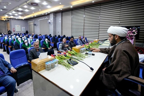 جشن ملی تجلیل از 37 بانوی حافظ کل قرآن در عراق + عکس