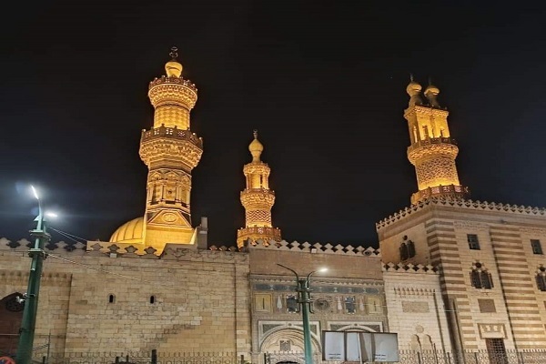 تزیین مناره‌های مسجد الازهر برای ماه رمضان + عکس