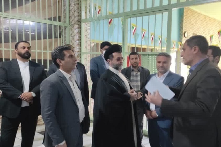 بازدید معاون دادگستری فارس از زندان مرودشت