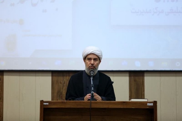 حجت‌الاسلام والمسلمین آرش رجبی معاون فرهنگی تبلیغی حوزه‌های علمیه خواهران