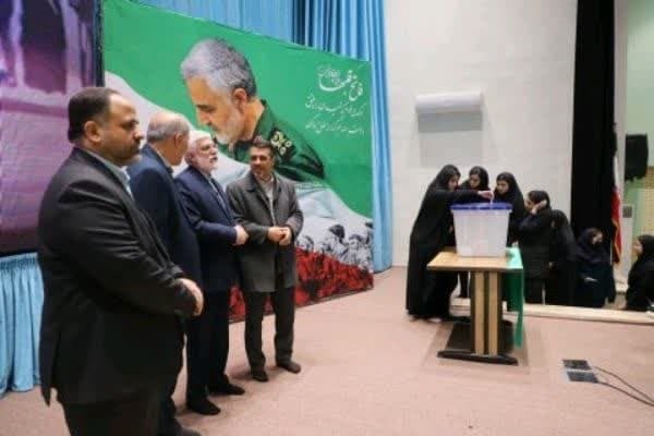 جشن تکلیف سیاسی رأی اولی‌ها در گرگان
