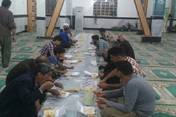 پنجنشنبه 2 فروردین/// «آرَک و بَرَک»؛ آیینی در راستای توجه به همسایه‌ها و محوریت مسجد
