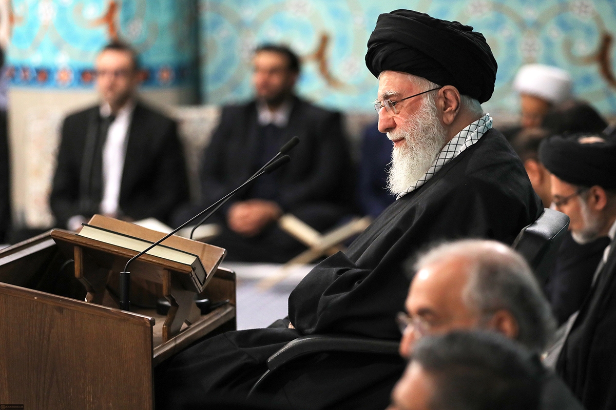 دیدار شرکت‌کنندگان مسابقات بین‌المللی قرآن با رهبر معظم انقلاب + فیلم