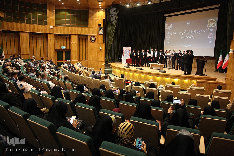 نشست فعالان قرآنی خوزستان با استاندار