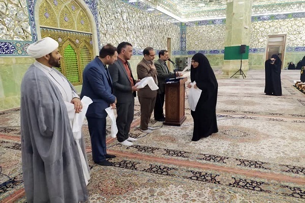 تجلیل از برگزیدگان دختر مسابقات دانش‌آموز قرآن