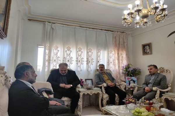 دیدار جامعه قرآنی با خانواده شهید گرجی