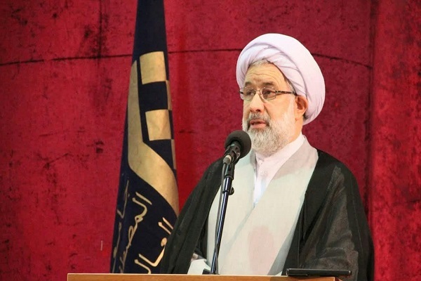 علی عباسی رئیس جامعةالمصطفی العالمیه