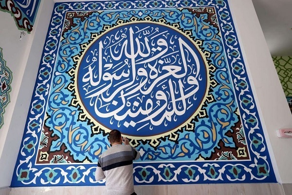 تزیین دیوارهای مساجد توسط هنرمند فلسطینی