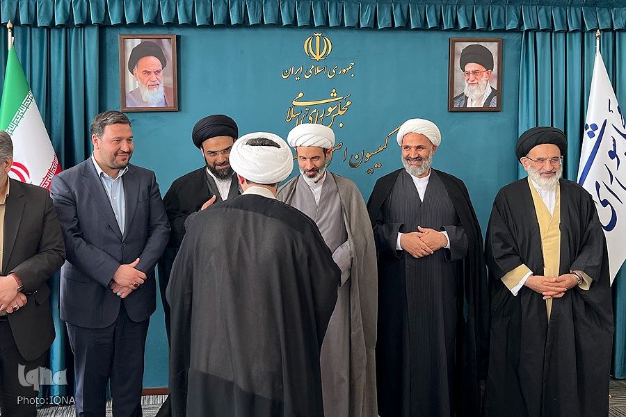 تجلیل تقوی از برنامه محفل و زندگی پس از زندگی