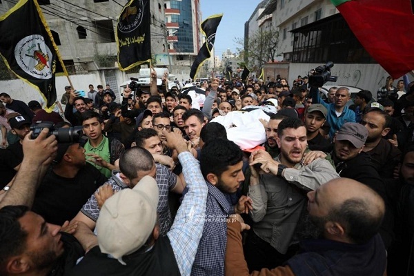 از فریاد خشم فلسطینیان در تشییع پیکر شهدا تا هراس رژیم صهیونیستی از پاسخ مقاومت + عکس