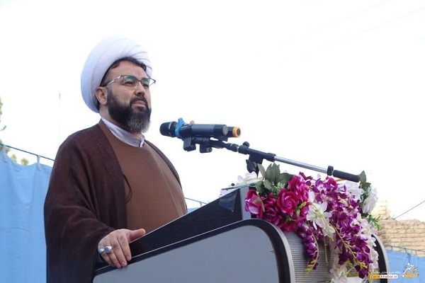 نماز جلوه‌ای از خشوع بنده در مقابل خداوند است