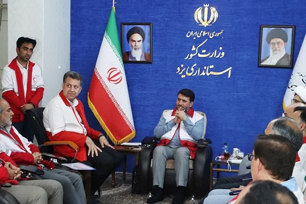 دیدار اعضای هلال احمر استان با استاندار یزد