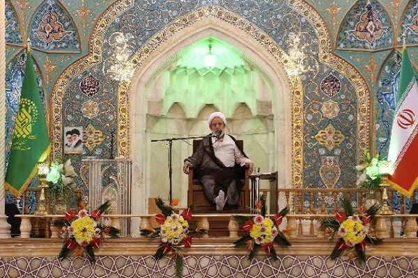 حجت‌الاسلام‌ والمسلمین حسین انصاریان، سخنران حرم بانوی کرامت