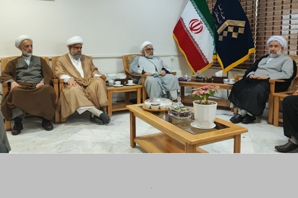 علی عباسی رئیس جامعةالمصطفی العالمیه
