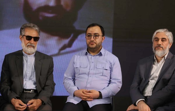 ایستادن در مقابل جریان‌های انحرافی از اقدامات انقلابی استاد سرشار است