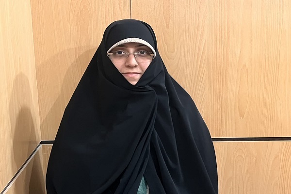 ریحانه سقایی، نفر دوم رشته حفظ کل بیستمین جشنواره قرآن و عترت دانشگاه علوم و معارف قرآن کریم