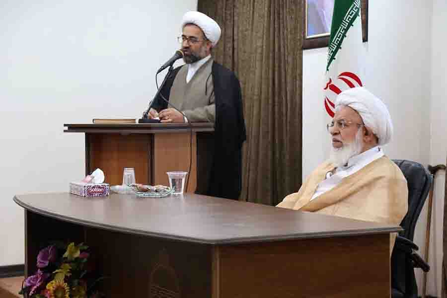 دیدار امام جمعه یزد با کارگزاران حج