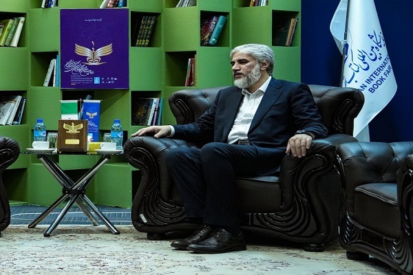 یاسر احمدوند رئیس سی‌وچهارمین نمایشگاه بین‌الملی کتاب تهران