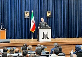 بانک مرکزی از اضافه برداشت بانک‌ها جلوگیری کند