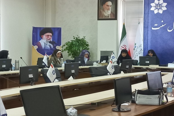 نشست هم‌اندیشی بانوان فرهیخته حوزوی اهل‌سنت با شعار «زن، تکلیف اجتماعی، تمدن نوین اسلامی»