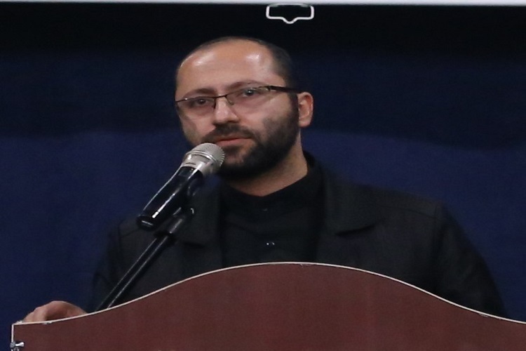 وحید قاسمیوند، رئیس اداره امور قرآنی و مذهبی شهرداری کرج وحید قاسمیوند، رئیس اداره امور قرآنی و مذهبی شهرداری کرج