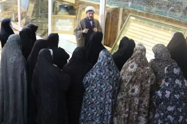 بانوان اهل‌سنت مهمان حرم مطهر حضرت معصومه(س) شدند
