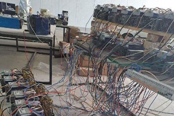 کشف ۱۰۷ دستگاه استخراج رمز در قم