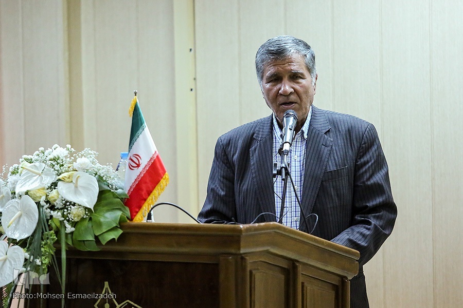 محمدجعفر یاحقی استاد پیشکسوت ادبیات و علوم انسانی دانشگاه فردوسی مشهد