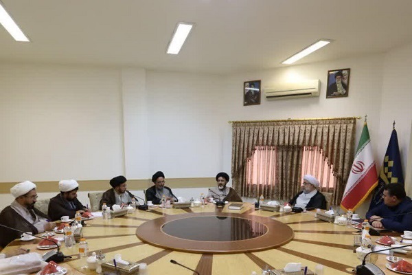 علی عباسی رئیس جامعةالمصطفی العالمیه