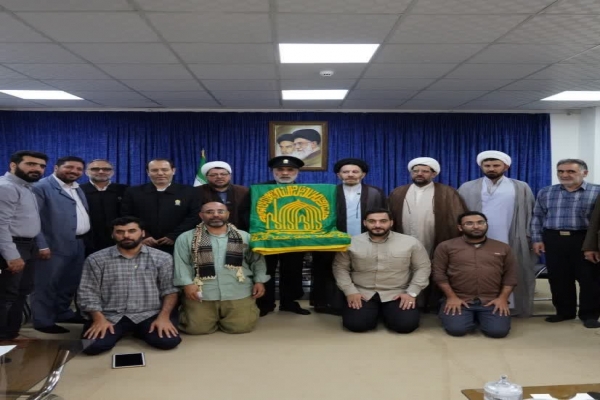 حضور خدام حرم رضوی در دفتر امام جمعه خرمآباد حضور خدام حرم رضوی در دفتر امام جمعه خرمآباد