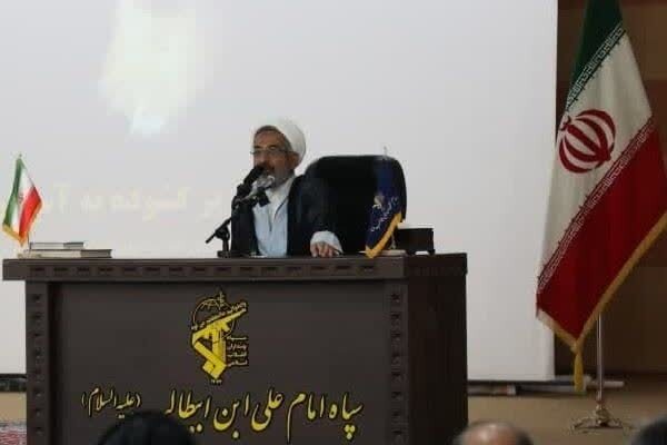 حجت‌الاسلام والمسلمین حسین دشتی، جانشین مسئول دفتر نمایندگی ولی فقیه در سپاه امام علی بن ابی طالب(ع) استان قم