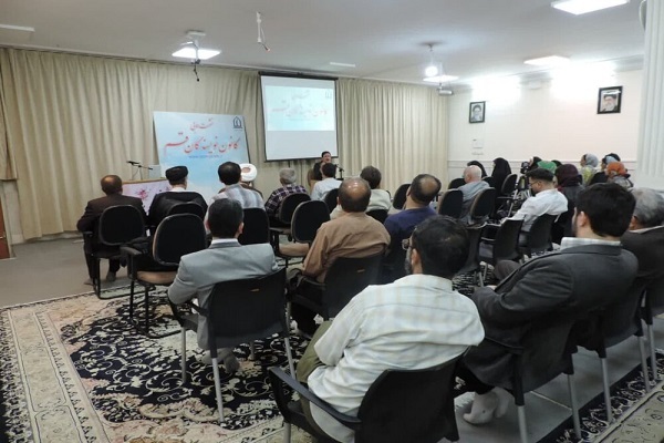 سومین نشست ادبی کانون نویسندگان قم