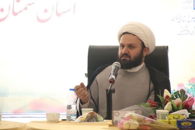 حجت الاسلام نیکزاد دبیر ستاد کمیته همکاری حوزه علمیه و آموزش و پرورش