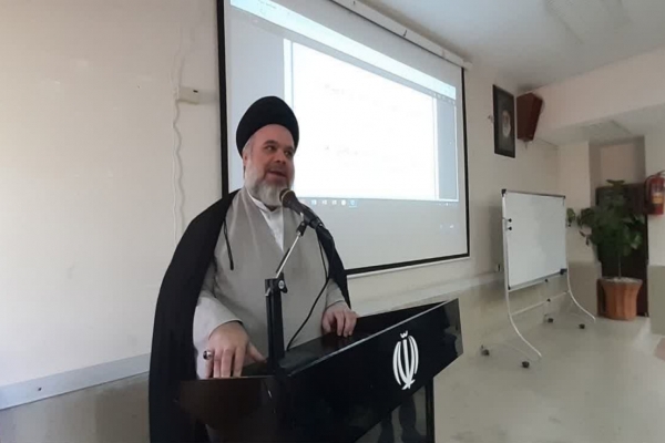 حسینی، مسئول نهاد نمایندگی مقام معظم رهبری در  علوم پزشکی لرستان