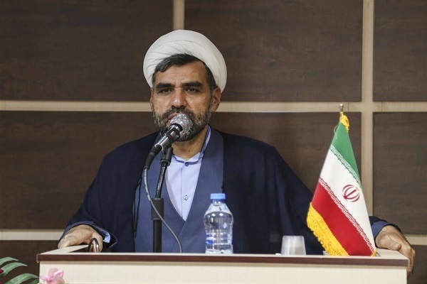 حجت الاسلام جواد اکبری مطلق، سرپرست مدیریت امور پردیس‌های دانشگاه فرهنگیان خراسان‌جنوبی