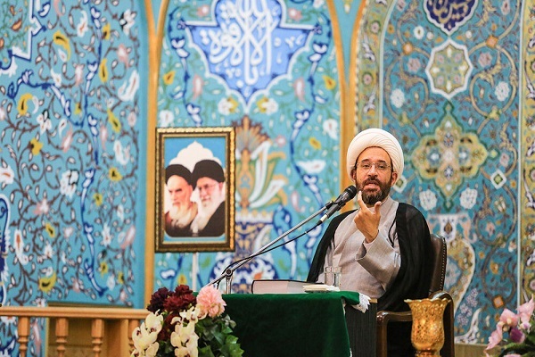 حجت‌الاسلام‌ والمسلمین سعیدی‌آریا، سخنران حرم بانوی کرامت